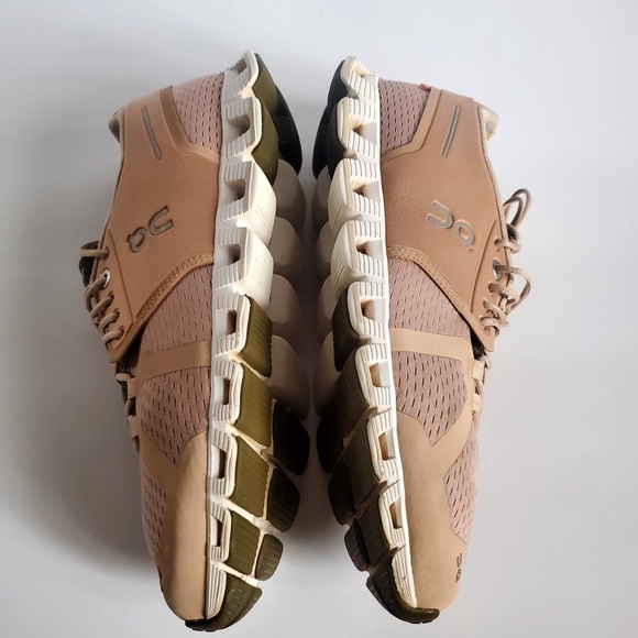 On cloud Mauve Pink  Engineering Swiss shoes Women's size 10 - Picture 6 of 10